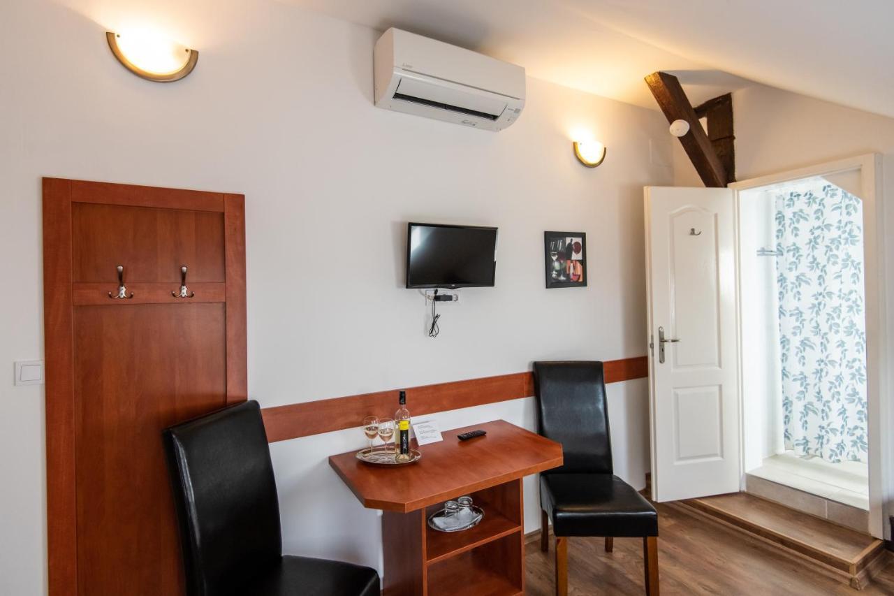 Bed and Breakfast Fenyes Vinorium Шопрон Екстер'єр фото