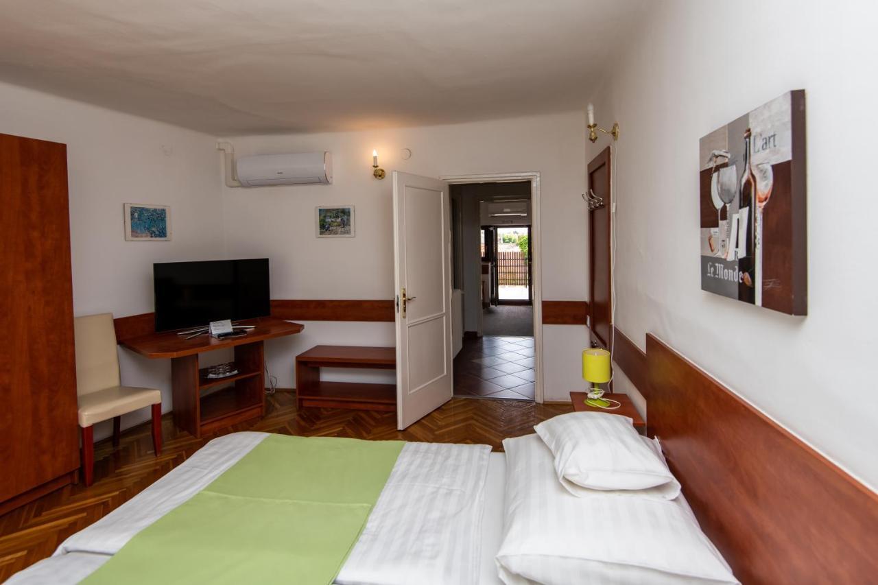 Bed and Breakfast Fenyes Vinorium Шопрон Екстер'єр фото