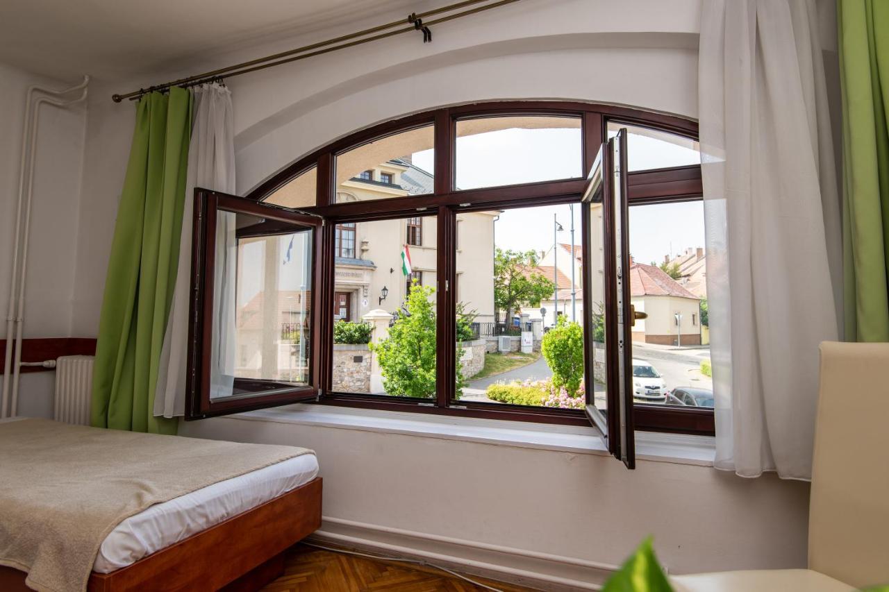 Bed and Breakfast Fenyes Vinorium Шопрон Екстер'єр фото