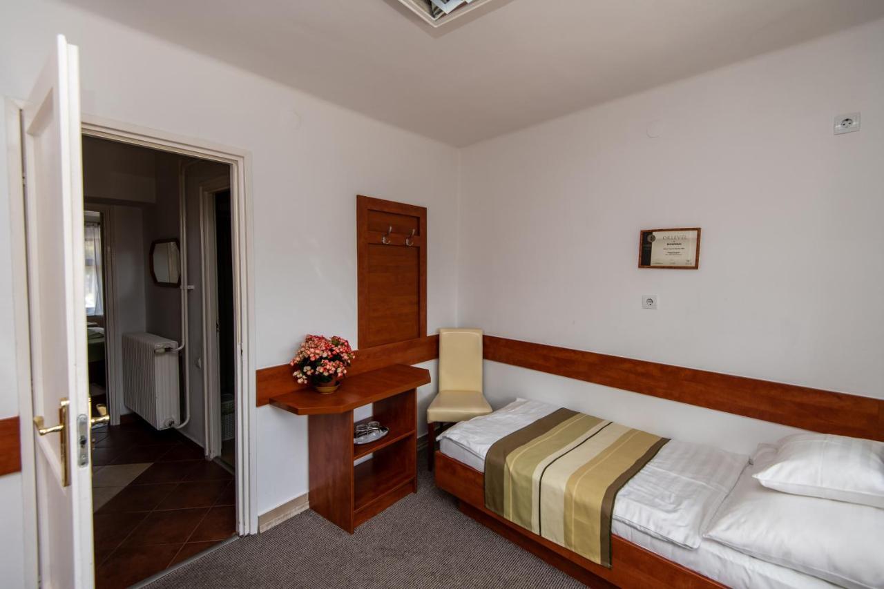 Bed and Breakfast Fenyes Vinorium Шопрон Екстер'єр фото